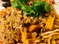 天水麻辣烫-西部马华清真兰州牛肉面·烧烤夜市(关东店)