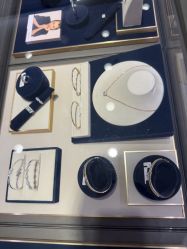 -周生生Chow Sang Sang(先天下店)