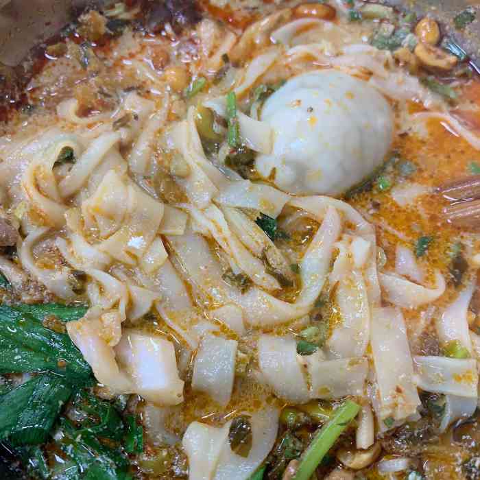 蜜多罗傣族米粉店-"67昨天晚上和原来的室友好朋友一起去她推荐.