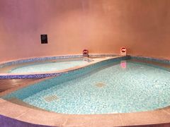 -涨巢·潮玩水疗局