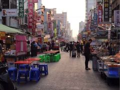 -六合夜市