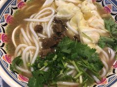 -鑫花溪牛肉米粉(人民广场店)