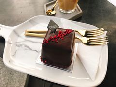 -UNI UNI(环亚凯瑟琳店)