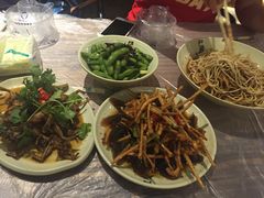 -巴厘龙虾·榜首油焖大虾(音乐学院·沿江酒馆店)