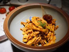 敲糖棒棒鸡-辛香汇·现炒川菜(淮海路百盛店)