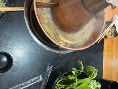 -果松木炭酸菜铜火锅·外婆参鸡汤