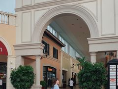 -佛罗伦萨小镇广佛名品奥特莱斯(疏港路店)