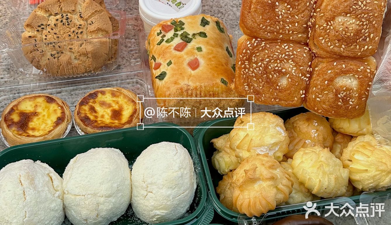 啊啊啊！终于在我大北京又吃到了…无敌好吃的蜂蜜脆皮小馒头