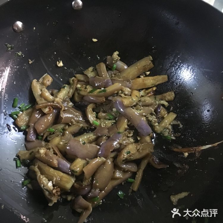 不烧不知道一烧吓一跳，茄子里面竟然有这么多料
