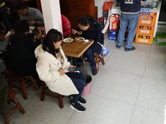 等位区-宝瑞门钉肉饼店
