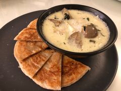 绿咖喱鸡肉配饼-Fern Forest Cafe