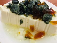 皮蛋豆腐-宝瑞门钉肉饼店