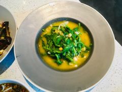 豌豆黄浸豌豆尖-半山腰·云南菜(侨福芳草地店)