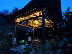 -腾冲洞山温泉村