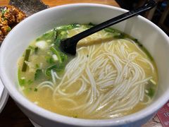秀才米线-茶花妹子云南餐厅(传媒大学店)