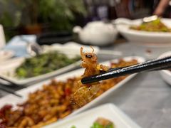酥炸蜂蛹-蔼若春.传承三十年云南菜(金碧公园店)
