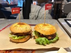 -必胜客(东大桥店)