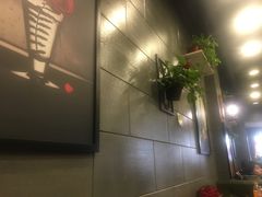 -愉肴麻辣香锅(中山路店)