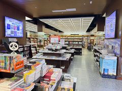 -新华书店(新街口旗舰店)