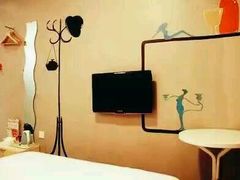 -卡罗酒店(东门晒布地铁站店)