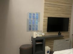 -汉庭优佳(上海恒隆广场南京西路地铁站店)