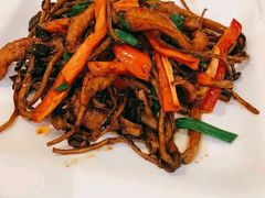 茶树菇炒碳肉-翠山·映月湖景餐厅(映月湖公园店)
