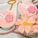 当我去东湖拍樱花拿出了这个樱花提拉米苏