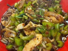 野蘑菇鸡肉米粉-哈密瓜抓饭(四平路店)