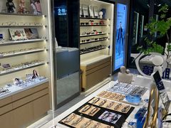 -视野联行眼镜·蔡司·尼康·豪雅·依视路(青浦宝龙店)