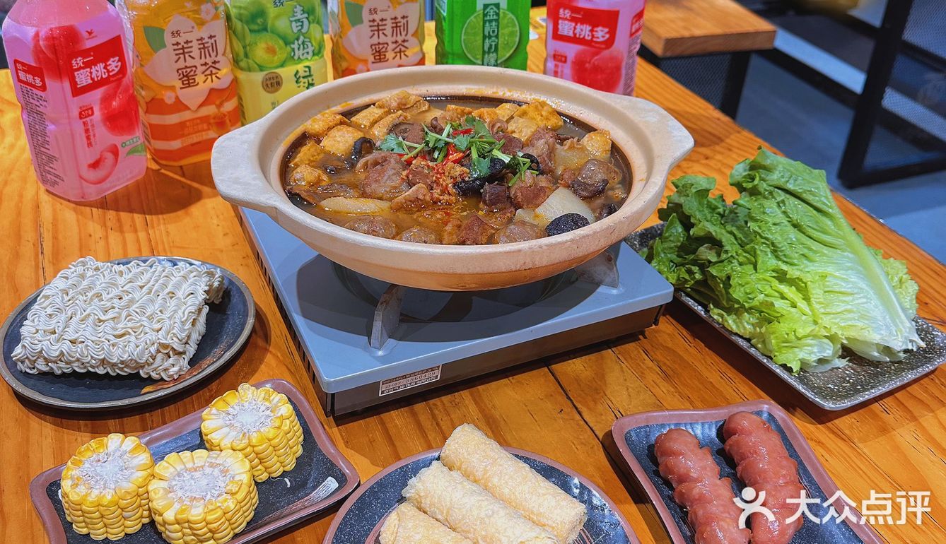 一碗有很多牛肉的红烧牛肉面