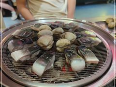 -围炉肉舍•炭烤活鳗•丹东海鲜烤肉(步行街店)