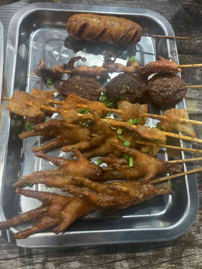 罗子烧烤音乐烤吧-"在井冈山天街走到头远离街牌的那面,一条街.