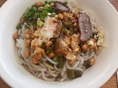 -牛八宝桂林米粉(八里庄店)