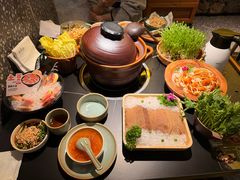 古法野生菌汤+三拼山菌+走地鸡-季季山·云南野生菌火锅(上海首店)