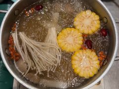 -潮界(LU·ONE凯德晶萃广场店)