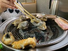 -围炉肉舍•炭烤活鳗•丹东海鲜烤肉(步行街店)