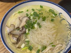鸡汤银丝面-二孃鸡爪爪(东郊记忆店)