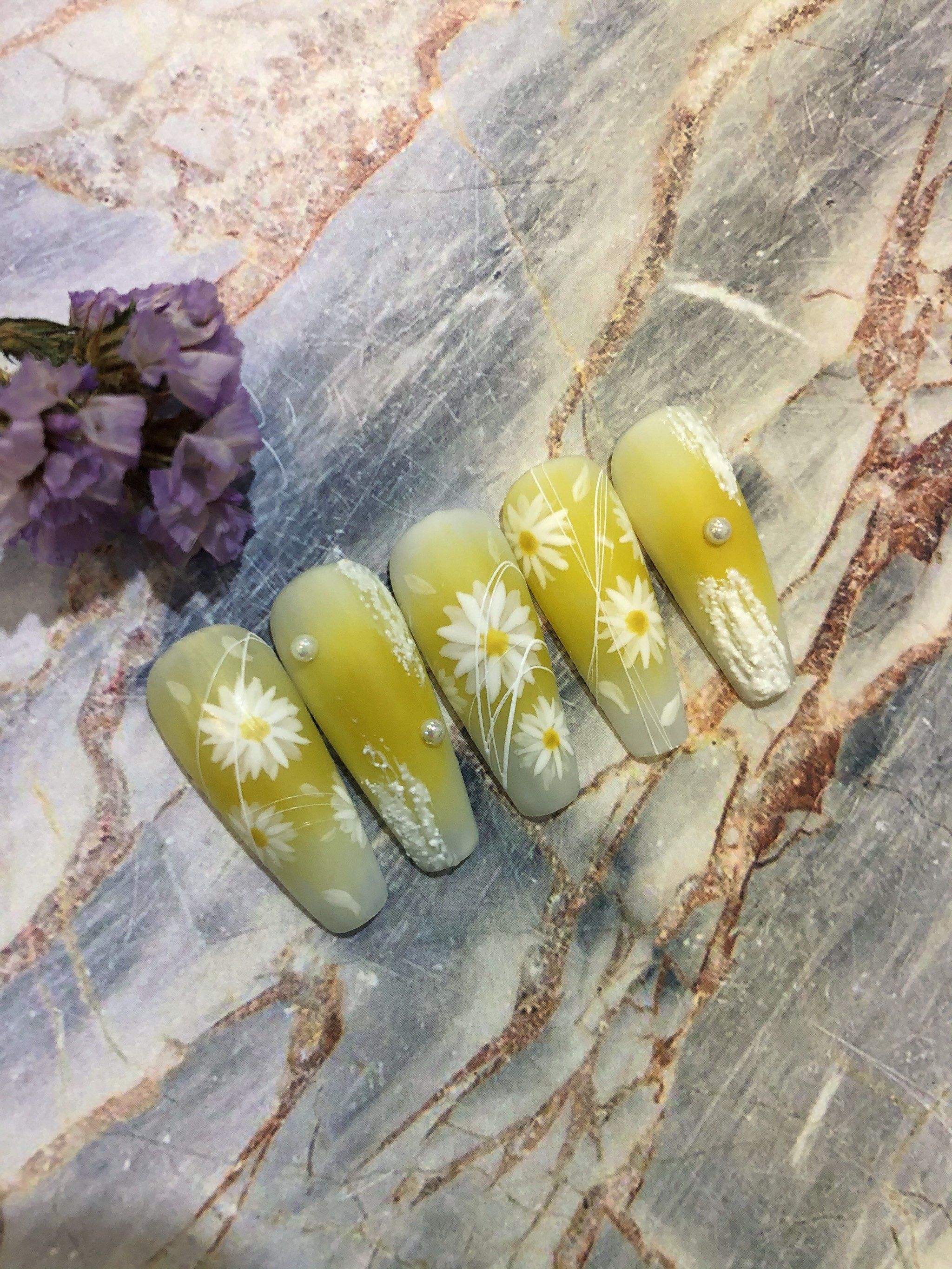 大连美甲学校 春天的美甲作品