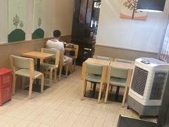 -德克士(虹桥火车站店)