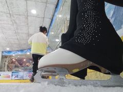 -正佳冰河湾真冰滑冰场