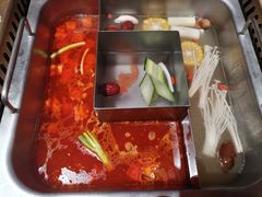 -东巴人鱼豆花火锅(幸福街店)