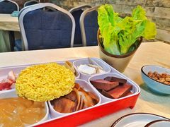 -猪三哥肥肠鸡川菜小炒