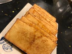 -茅草房·河畔园林火锅