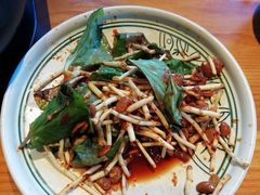 -云海肴·汽锅鸡·云南菜(天山百盛优客店)