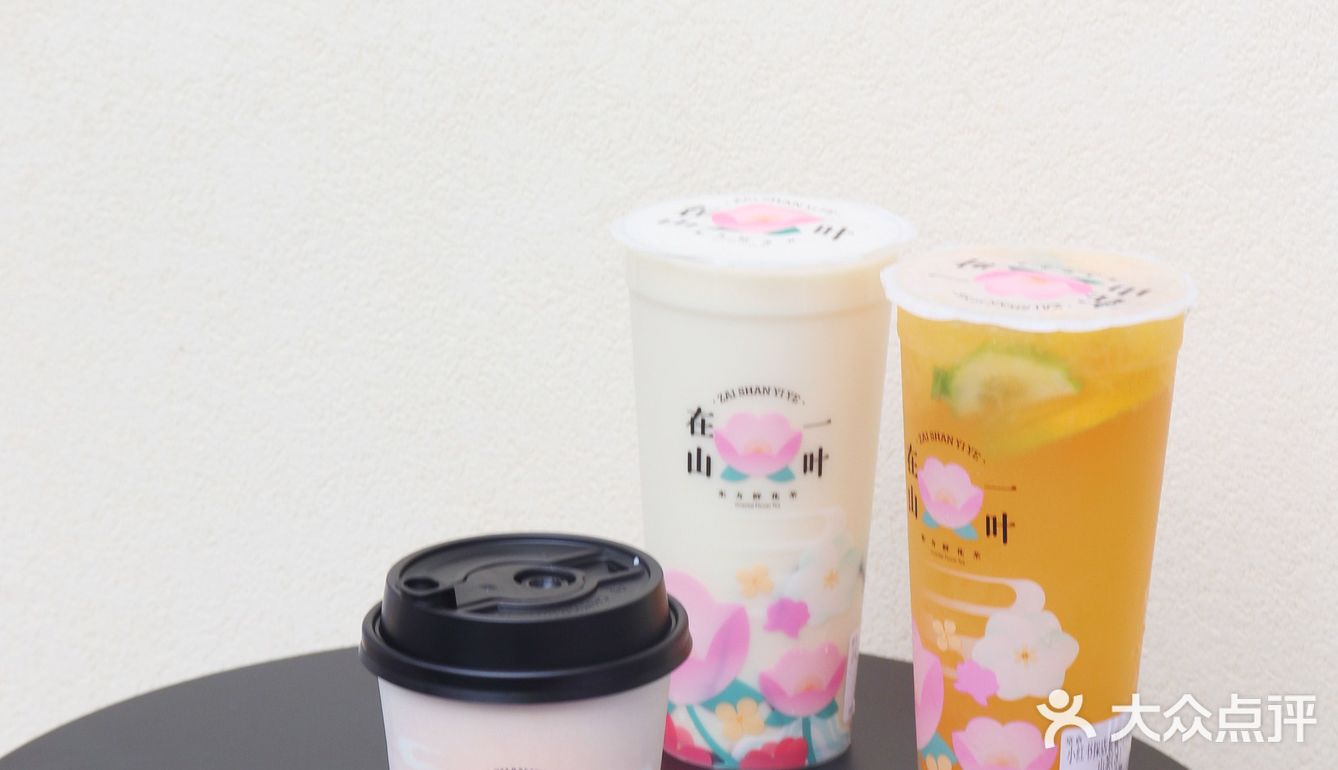 昆明｜这个夏天粉嫩奶茶店·鲜花茶饮