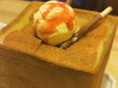 面包诱惑-大话小腰(鸟巢店)