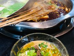 -何氏串串香火锅(翠亨店)