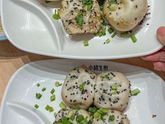 -小杨生煎(金山百联购物中心3楼店)