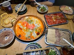 -洱火云南酸菜牛肉火锅(石景山当代商城店)