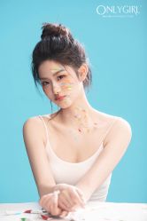 -onlygirl摄影美学馆高端定制(江滩店)